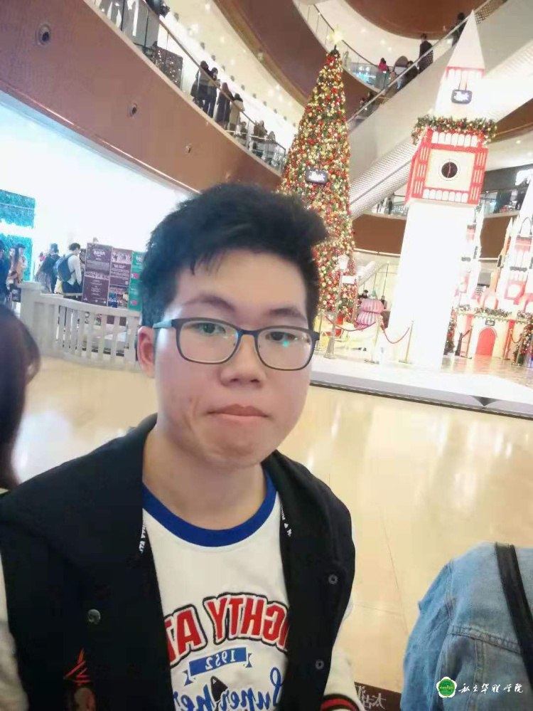 优秀毕业生 周铭健