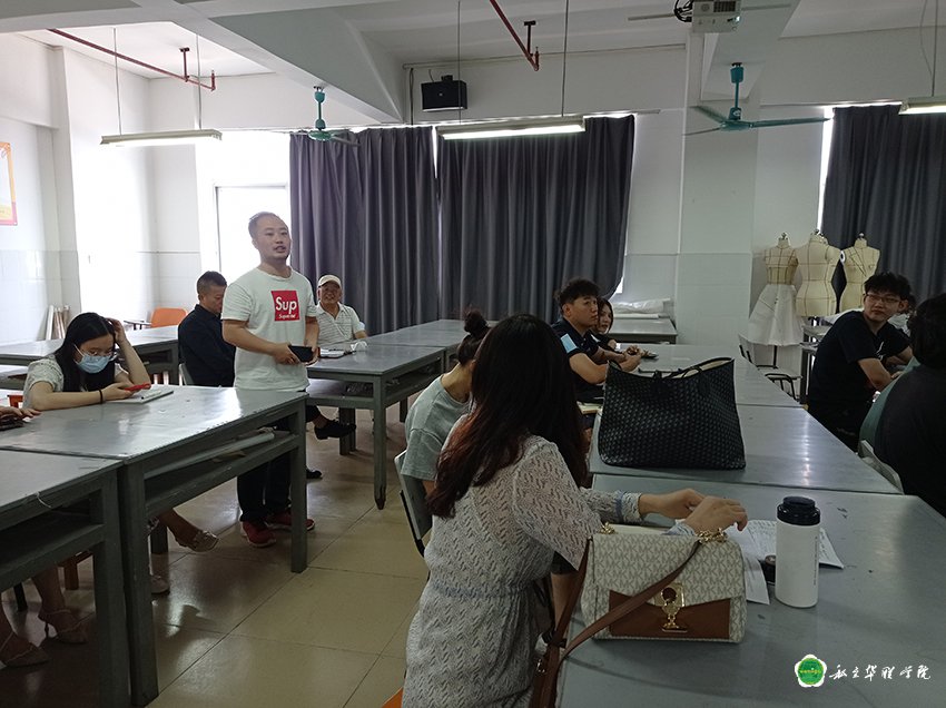 应用设计系组织全体教师 开展《中华人民共和国职业教育法》的专题学习 应用设计系组织全体教师 开展《中华人民共和国职业教育法》的专题学习