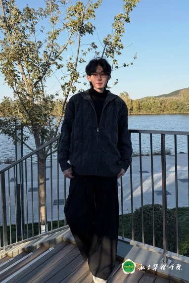 范梓萱　教务秘书