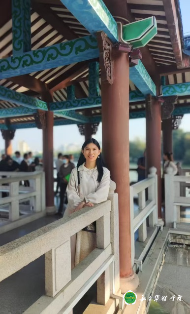 汤丹娜　教务秘书